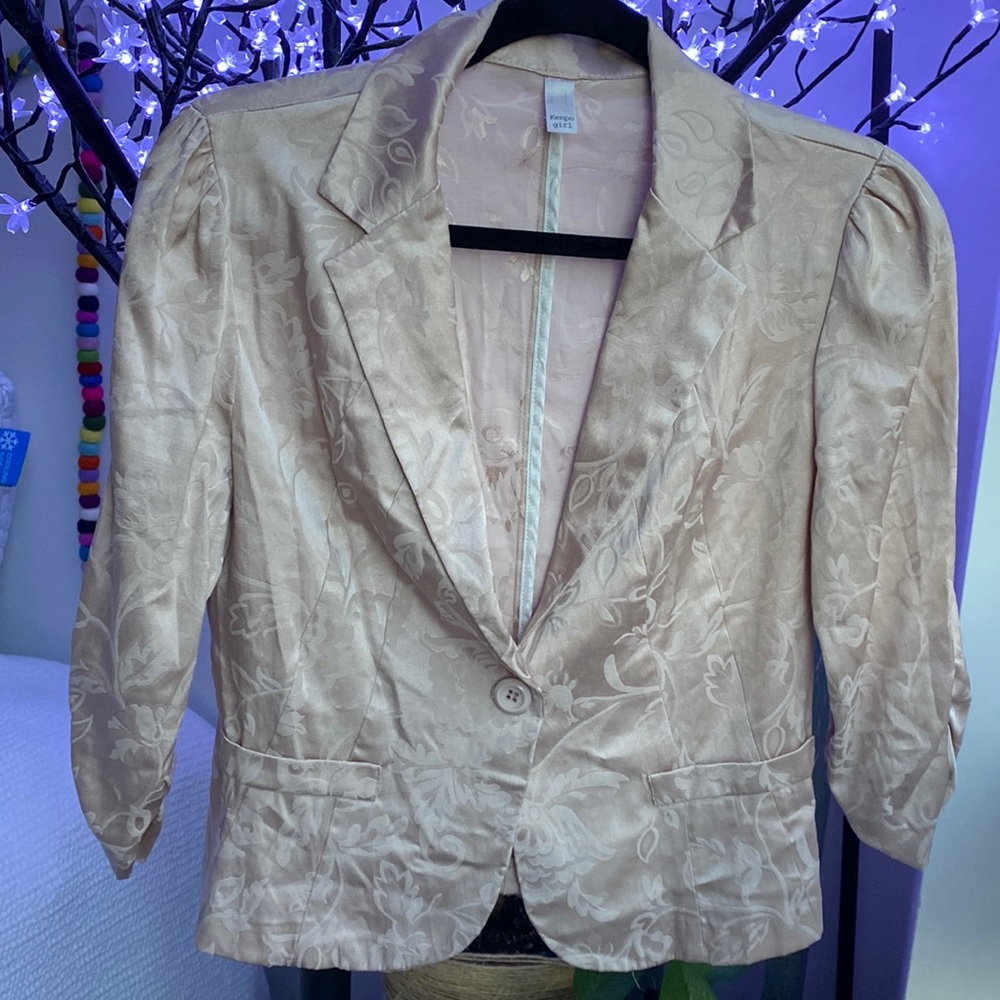 Kenpo Girl. Satin Blush Pink Fitted Blazer. Size Medium 🌸
